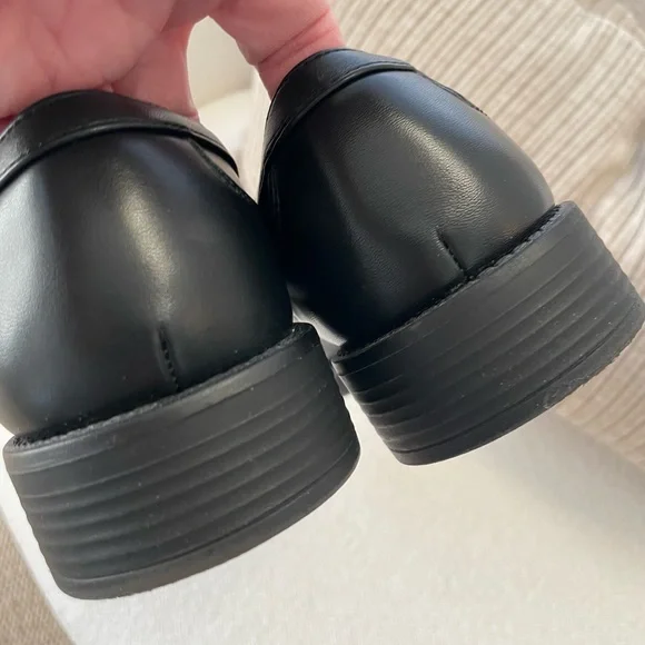 Women’s loafers from the gap brand new size 6 black - Picture 8 of 8